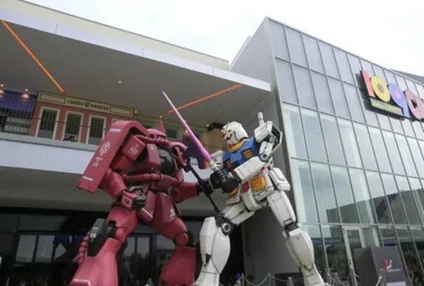 ＧＵＮＤＡＭ　ＳＱＵＡＲＥ