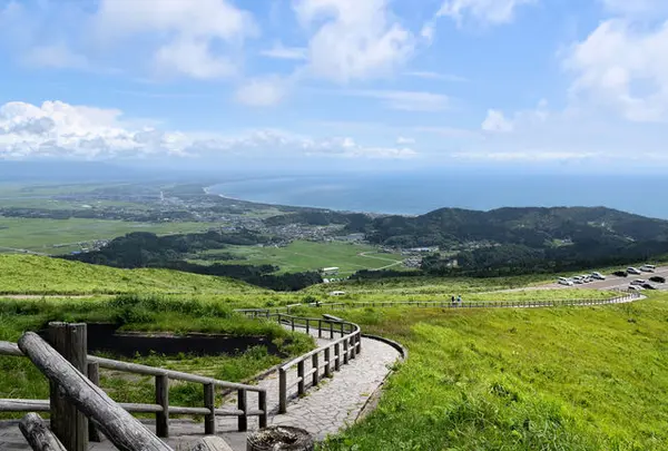 寒風山回転展望台