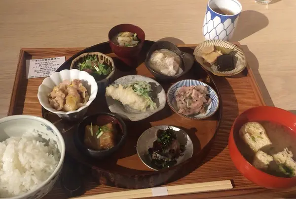 AKOMEYA TOKYO（アコメヤ トウキョウ）