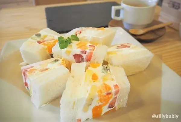 FRUITS CAFE 花の木