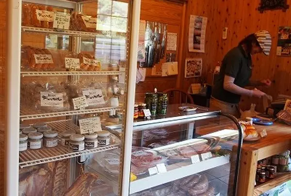 Düssel (デュッセル・マイスターのハムソーセージ屋さん)