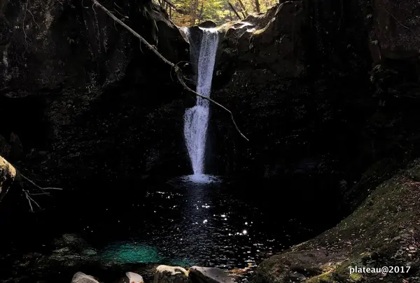 おしらじの滝