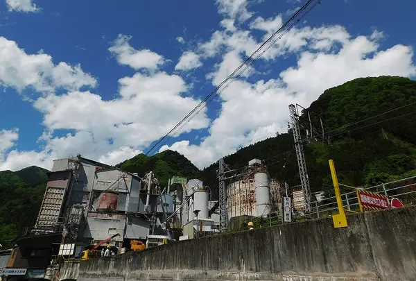 奥多摩工業 氷川工場