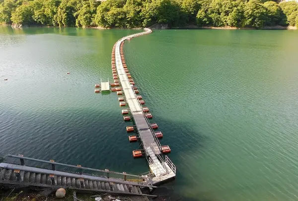 麦山浮橋