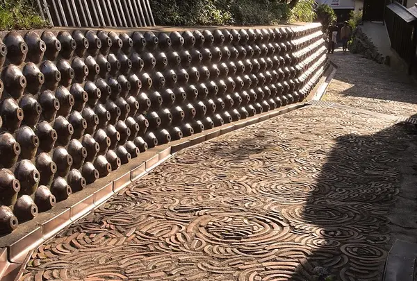 常滑は陶器の町