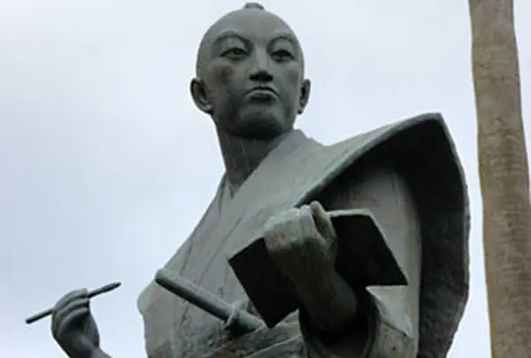 小松帯刀銅像