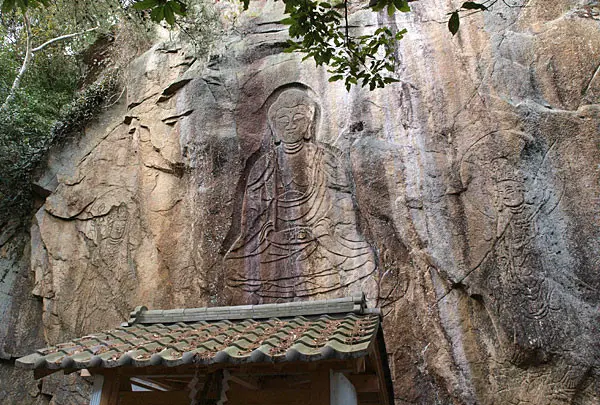 耳だれ不動（富川磨崖仏）