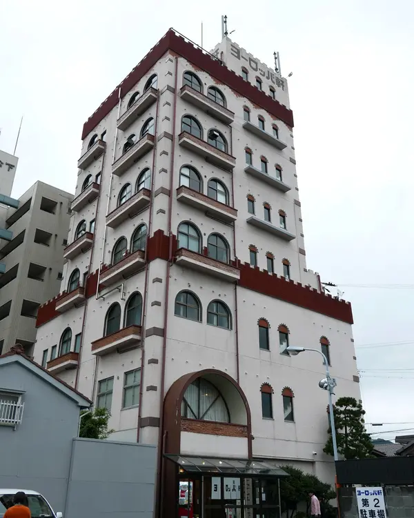 この建物が目印