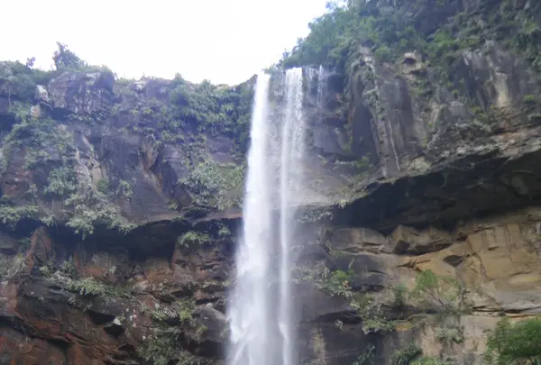 下山し滝壺へ