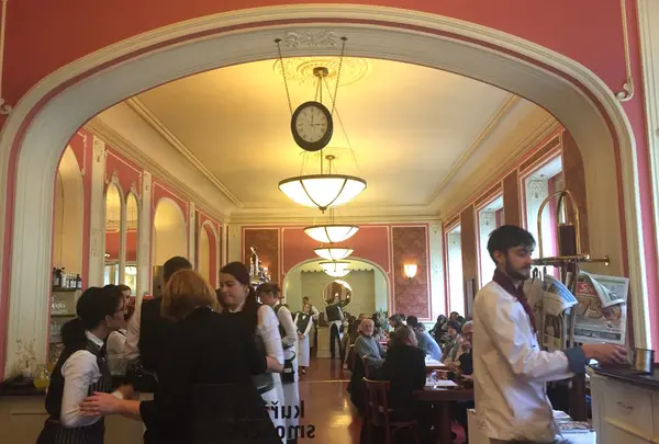 Café Louvre