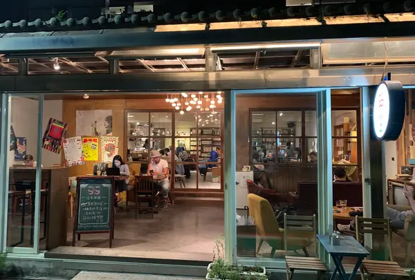 515 Cafe&books