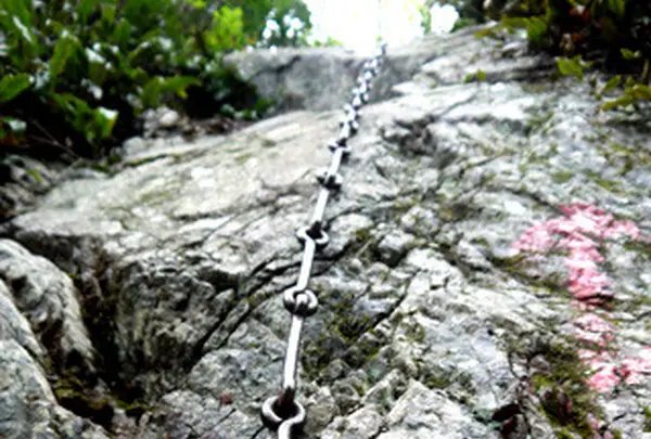 行者の岩場が…