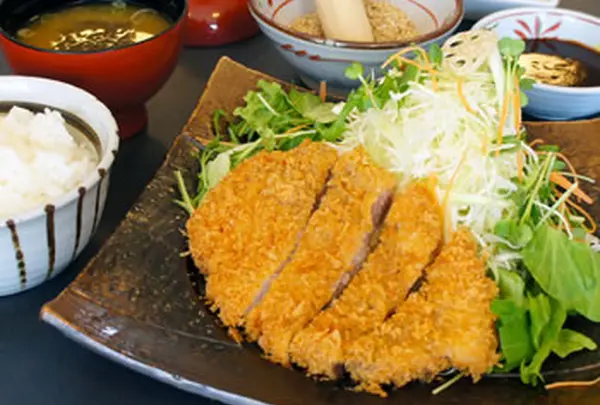八鹿豚が食べられるお食事処アリ