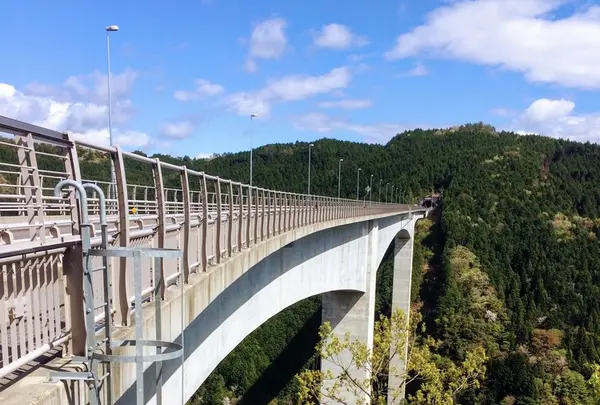 新旅足橋