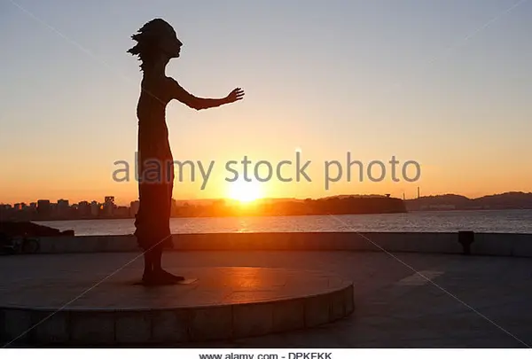 Monument to the Mother of Migrants
