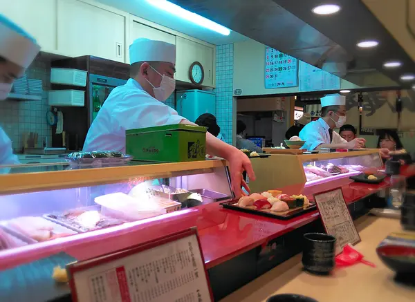 ①金沢まいもん寿司金沢駅店