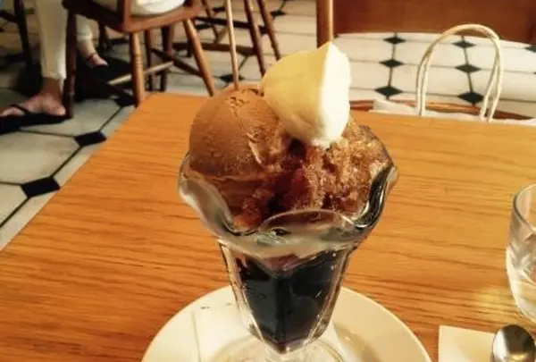 カフェヴィヴモンディモンシュ（café vivement dimanche ）