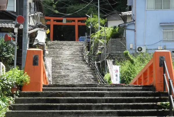 與喜天満神社は山の上
