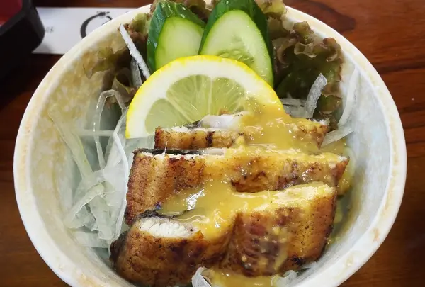 入船の酢ぬた（鰻の素焼き）
