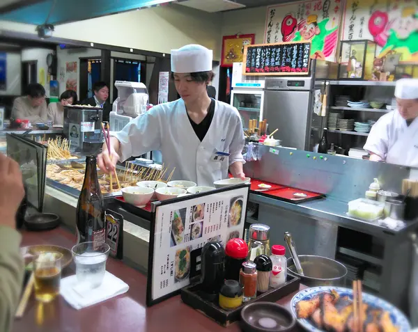 ライブ感あるカウンター席で