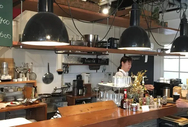 １階は倉庫、２階は風呂なしアパート。