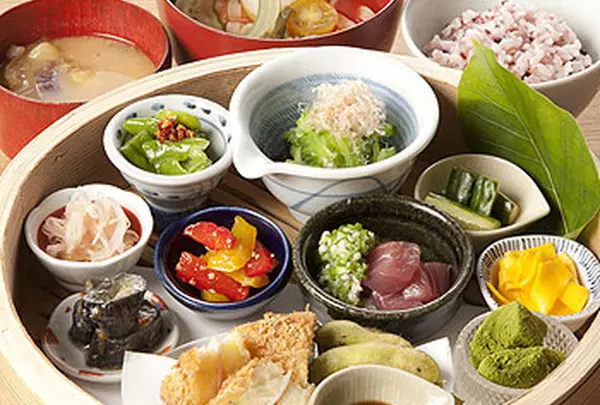 緑を眺めながらランチ