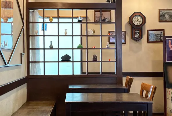 CHINA MAPLE CAFE 明楓