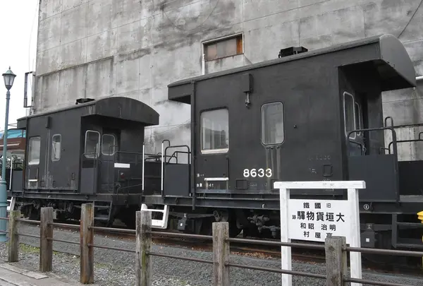 大垣駅前の車掌車