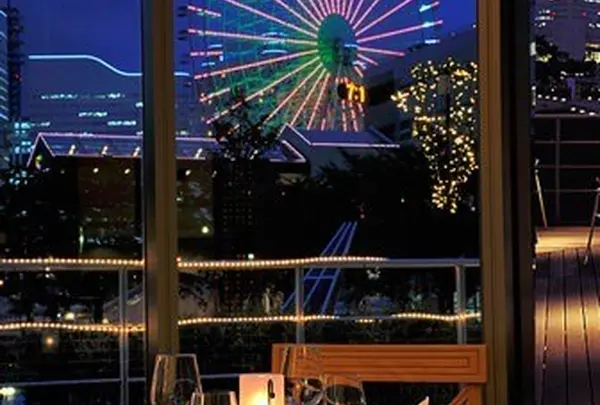 夜景が見えるレストラン「オーシャン」