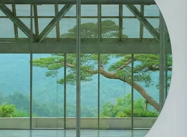 一枚の絵画の如し