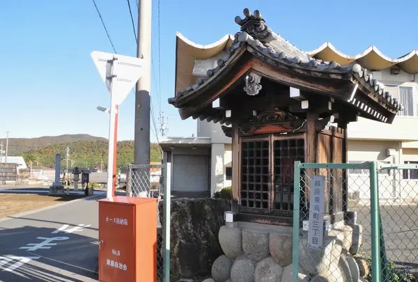 道路脇の地蔵様