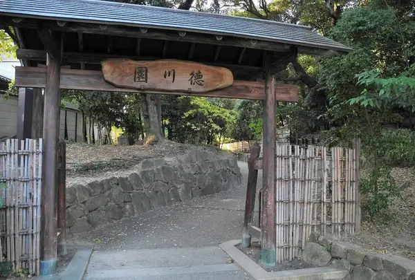 南側の入口門