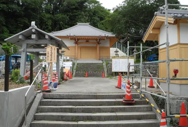 多分正面が本堂