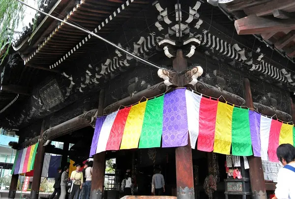 六角形の屋根