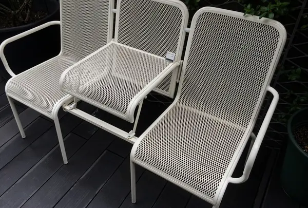 ３人→２人掛けベンチ