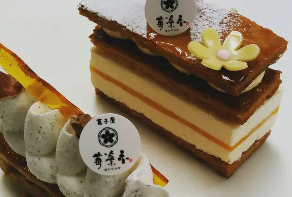 マンゴーとココナッツのミルフィユ