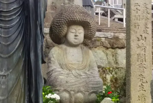 通称｢アフロ仏像｣⁉