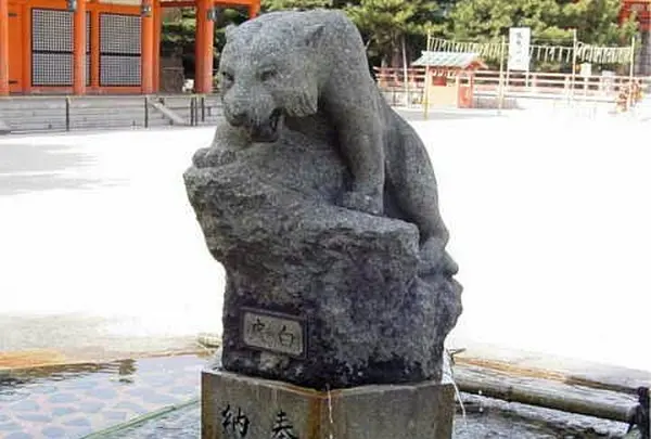 ふたつある手水舎