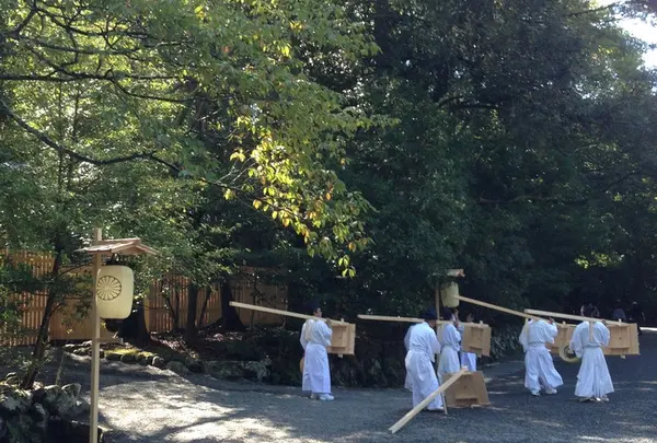 遷宮の準備中