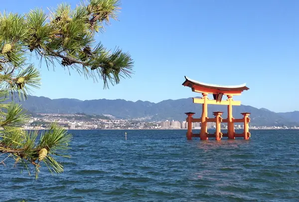 宮島から見る大鳥居