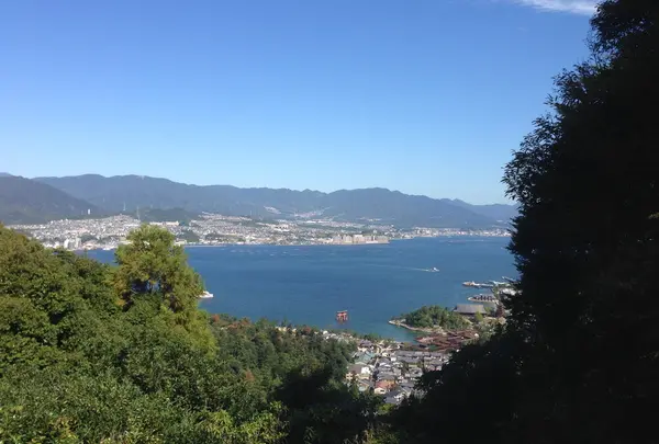 山頂から見渡す瀬戸内海