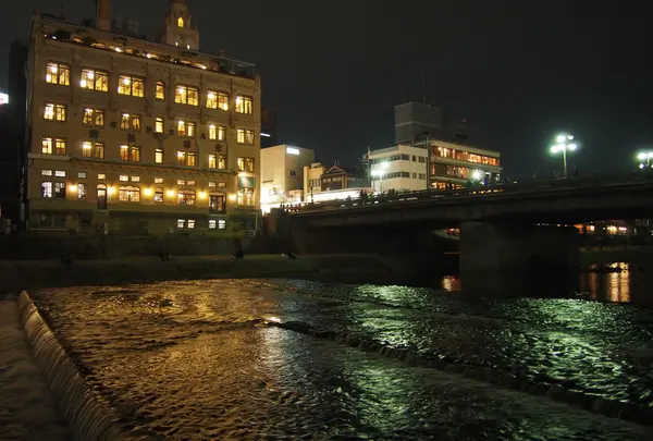 夜の鴨川