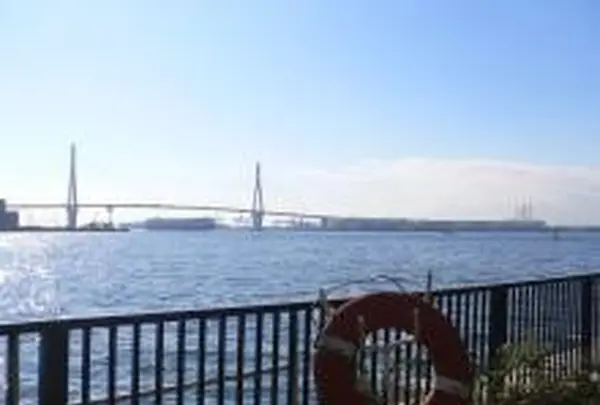 駅ナカに公園があります。