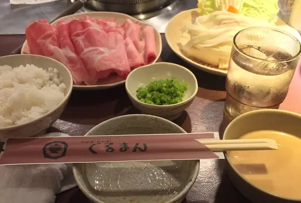 豚しゃぶシングル850円。ゴマだれプラス50円。