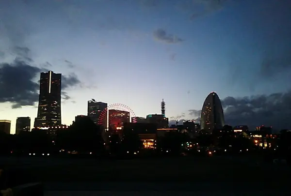 赤レンガ倉庫からみなとみらいを見てみる