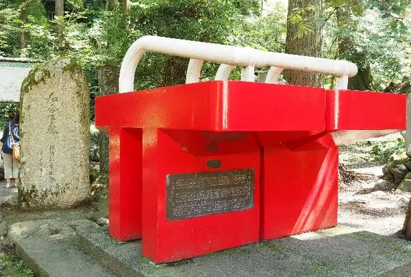大きな下駄に驚きます