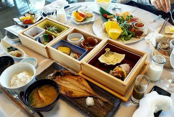 朝食