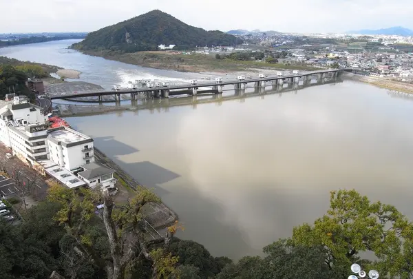 木曽川を一望にできる
