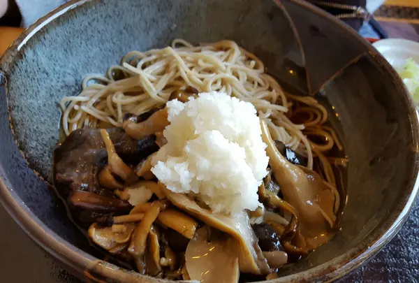 旦那はきのこ蕎麦