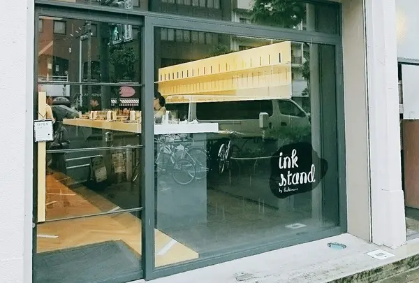気になったのは、カキモリ隣のお店